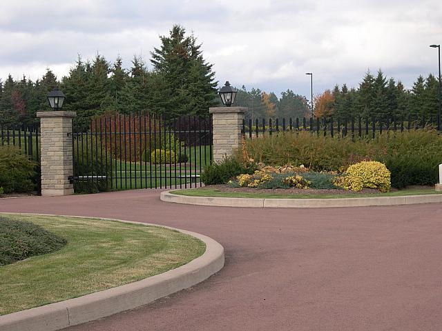 Fox Harb'r Gate